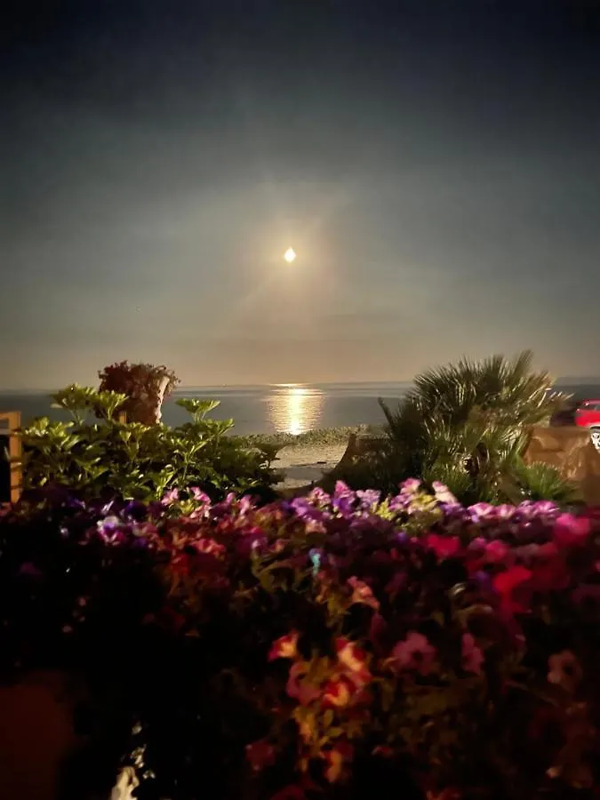 Villa Ludovica A Pochi Passi Da Marina Di Ragusa Punta Secca 0*,  Italia